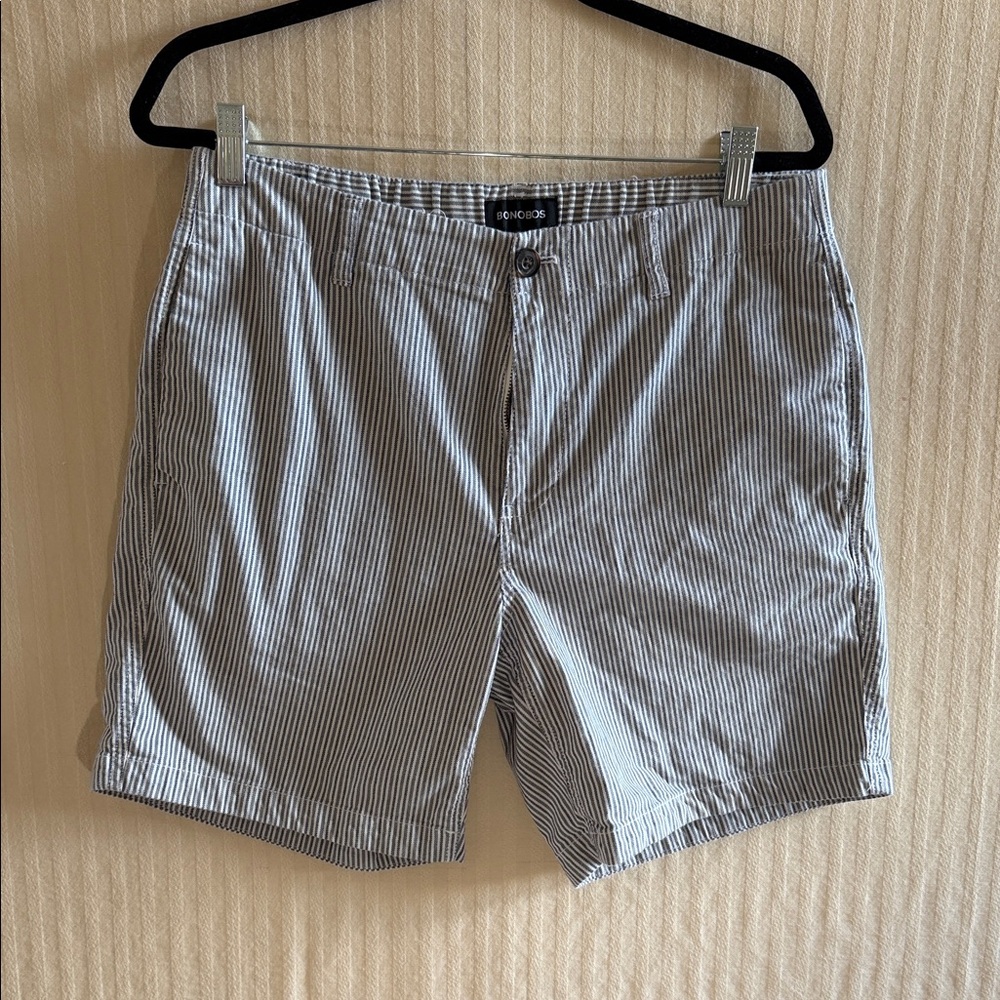 Bonobos Men's Grey and White Striped Shorts